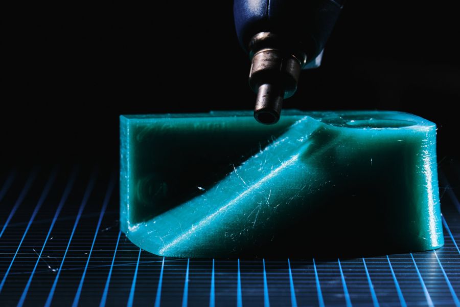 Lokales Schmelzen eines additiv gefertigten Teils zur Reduzierung von Oberflächenunreinheiten