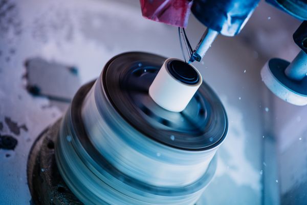 Die Hänssler Kunststoff- und Dichtungstechnik GmbH fertigt Dichtungen für Kunden aus ganz unterschiedlichen Branchen an. Dabei beherrscht sie sowohl Standardabmessungen als auch Sonderanfertigungen