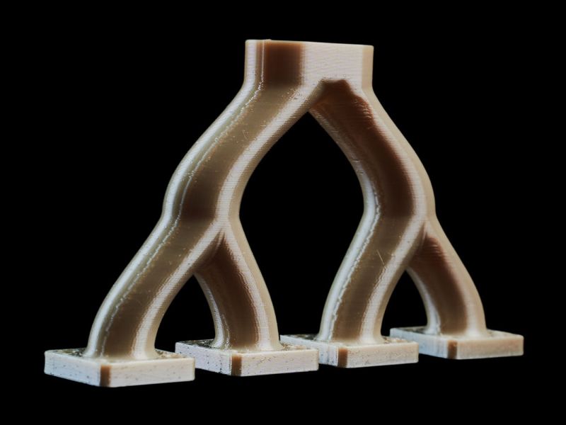 Kruemmer aus Werkstoff ULTEM 9085 hergestellt durch additive Fertigung