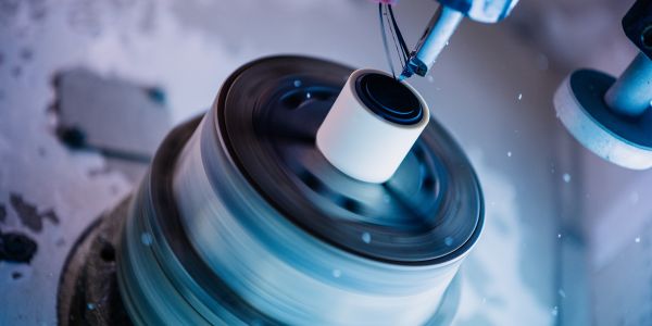 Die Hänssler Kunststoff- und Dcihtungstechnik GmbH fertigt Dichtungen für Kunden aus ganz unterschiedlichen Branchen an. Dabei beherrscht sie sowohl Standardabmessungen als auch Sonderanfertigungen