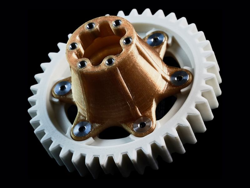 Antriebseinheit aus Ultem 1010 und Iglidur 180 PF hergestellt durch additive Fertigung