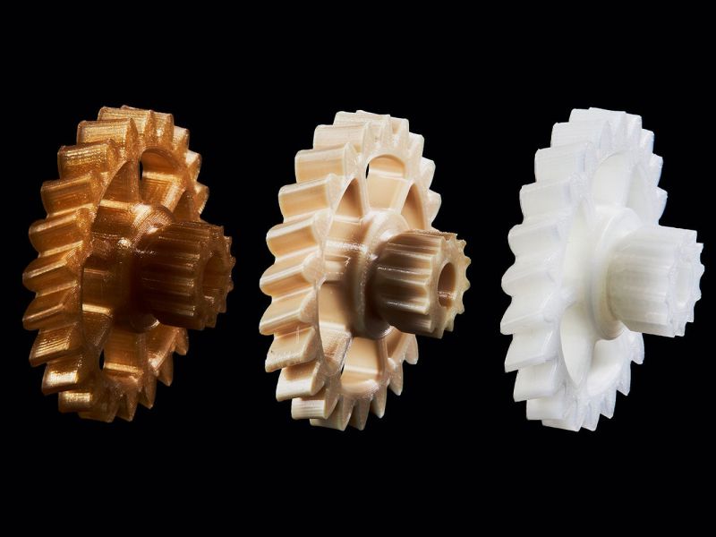 Zahnrad aus PA 6 Ultem 9085 und Ultem 1010 hergestellt durch additive Fertigung